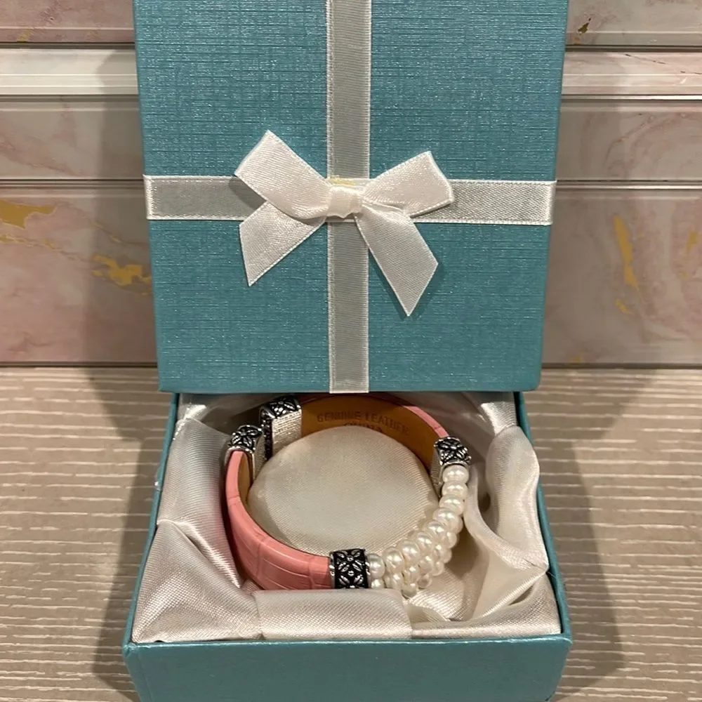 Honora Pearl Leather Cuff - Picture 6 of 6